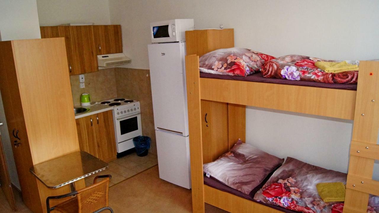 Km House Cerny Most Hostel Прага Екстериор снимка