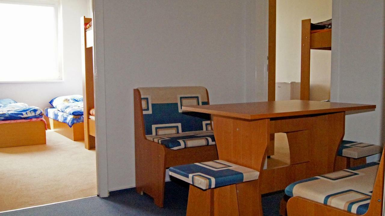 Km House Cerny Most Hostel Прага Екстериор снимка