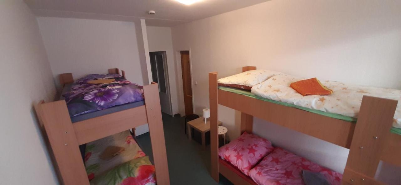 Km House Cerny Most Hostel Прага Екстериор снимка